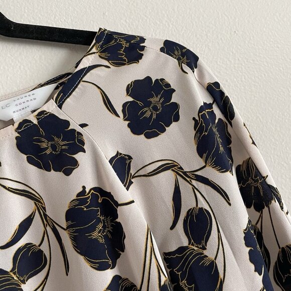LC Lauren Conrad Runway Women S Floral Bell Sleeves Open Back Flutter Blouse - Picture 6 of 12